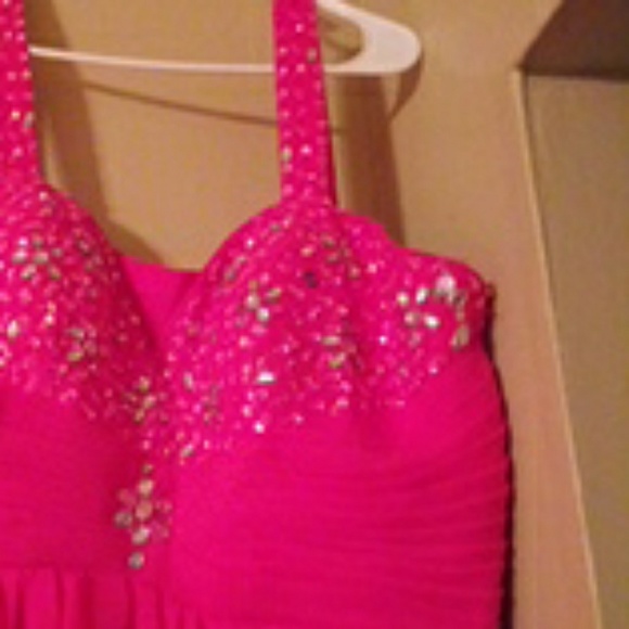 Dress - Picture 2 of 8